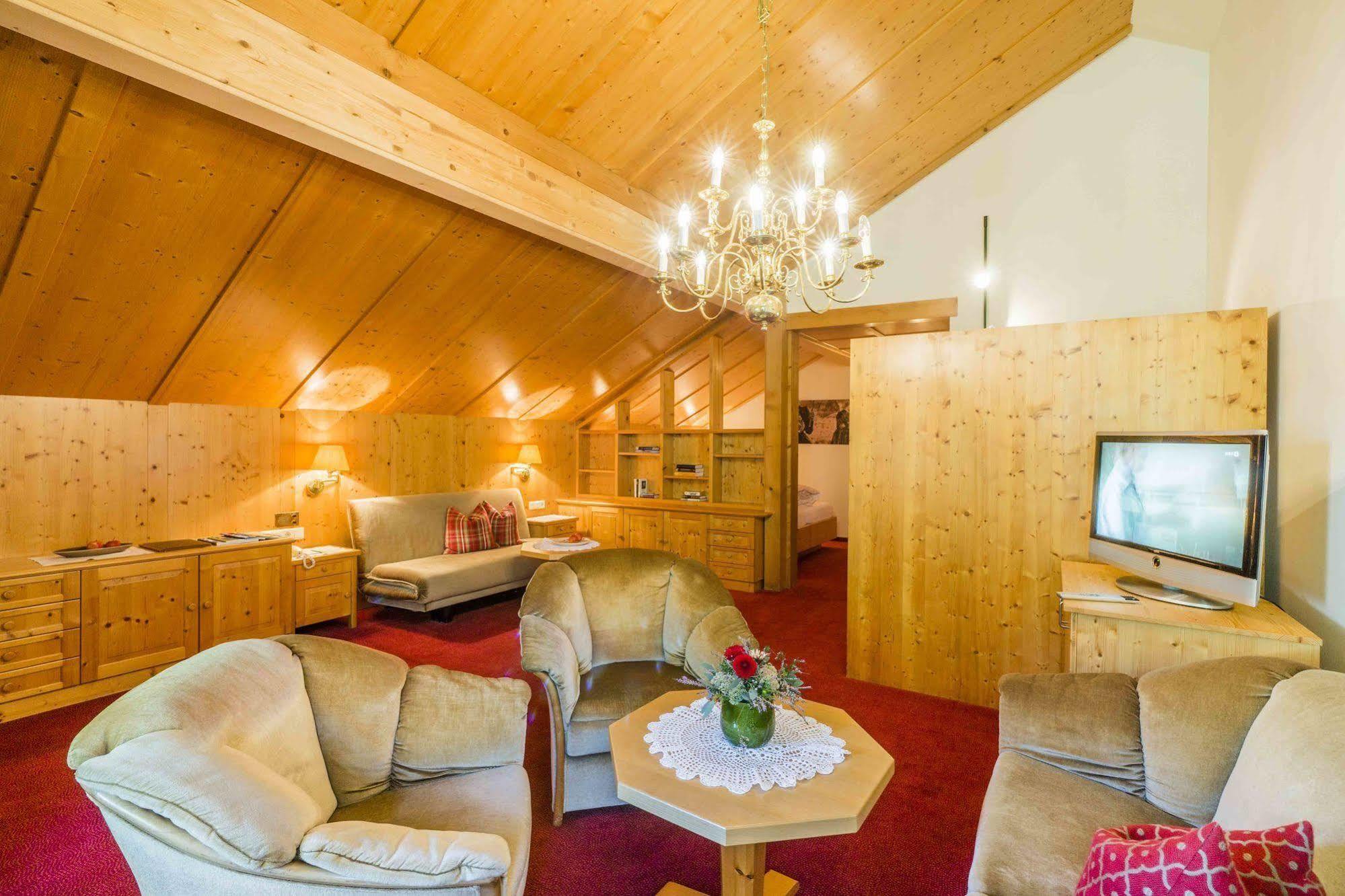 Hotel Montafoner Hof Шрунс Екстер'єр фото